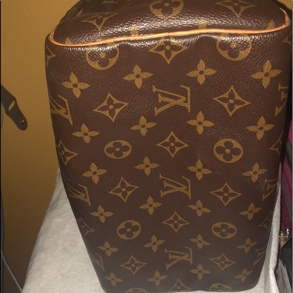 A Vintage Louis Vuitton Speedy 25 - Picture 2 of 5